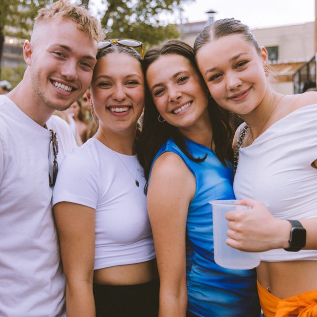 People have fun on the Aire Commune site